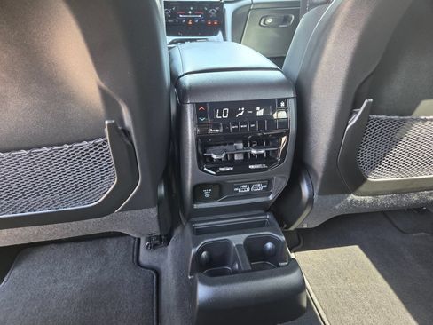 Used 2025 Jeep Grand Cherokee L Altitude AWD/4WD image 23