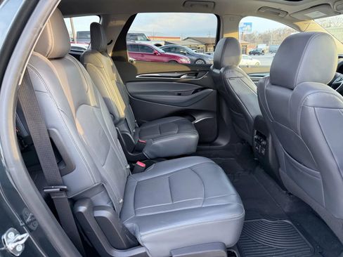 Used 2018 Buick Enclave Essence image 39