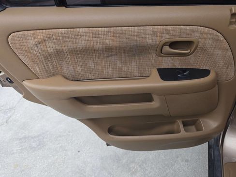 Used 2004 Honda CR-V LX image 20
