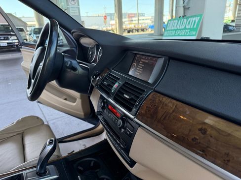 Used 2011 BMW X5 xDrive35i image 23