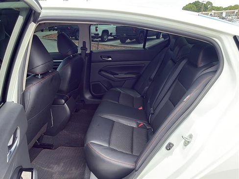 Used 2024 Nissan Altima 2.5 SR FWD image 18