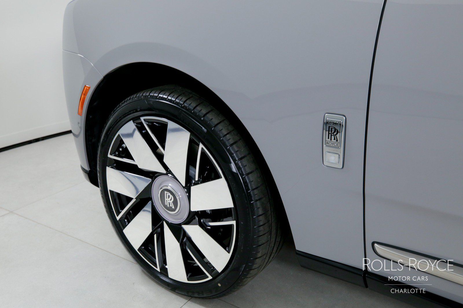 Used 2025 Rolls-Royce Cullinan AWD/4WD image 46