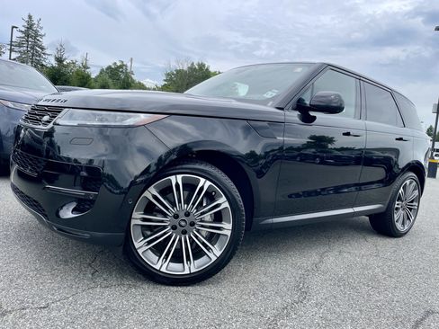 Used 2024 Land Rover Range Rover Sport SE AWD/4WD image 36