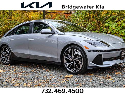 Used 2023 Hyundai Ioniq 6 SEL image 1