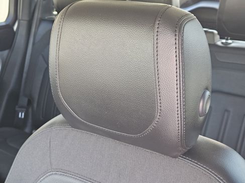 Used 2020 Land Rover Defender 110 First Edition image 16