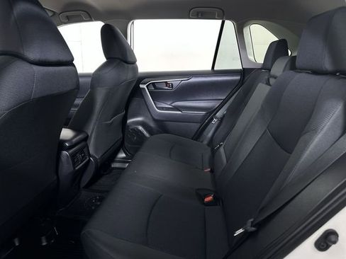Used 2022 Toyota RAV4 LE AWD/4WD image 26