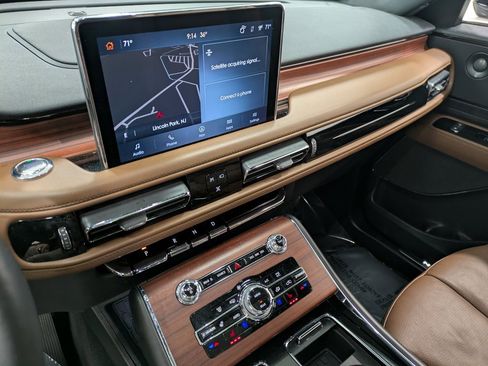 Certified 2023 Lincoln Aviator Reserve w/ Elements Package Plus image 10