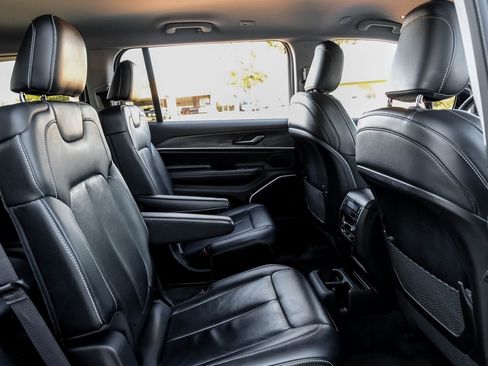 Used 2021 Jeep Grand Cherokee L Limited image 49