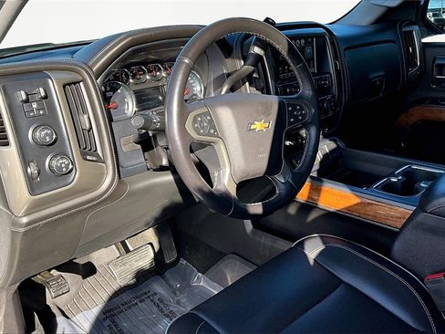 Used 2018 Chevrolet Silverado 1500 High Country image 14
