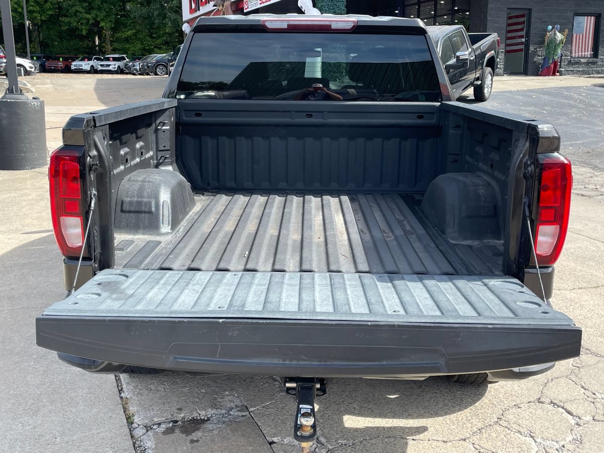 Used 2021 GMC Sierra 1500 Elevation w/ LPO, Elevation Black Package AWD/4WD image 9