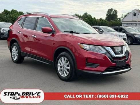 Used 2017 Nissan Rogue SV AWD/4WD image 3