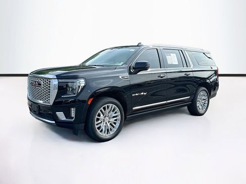 Used 2023 GMC Yukon XL Denali AWD/4WD image 3