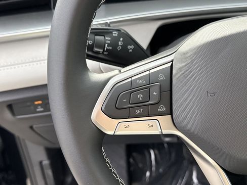 New 2026 Volkswagen Tiguan SE FWD image 27