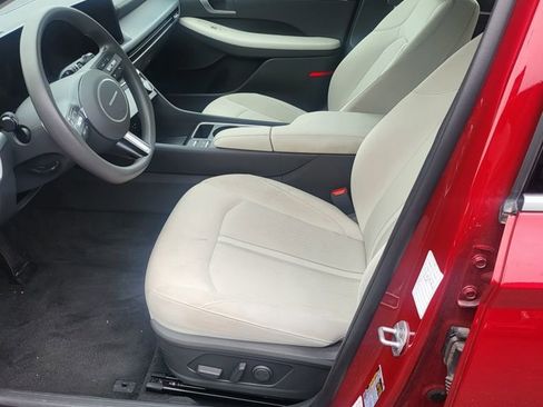 Used 2025 Hyundai Sonata SEL FWD image 2