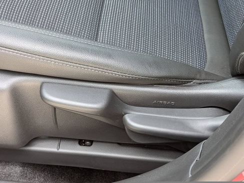 Used 2025 Buick Envista Preferred FWD image 21