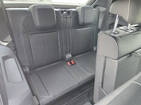 Used 2022 Volkswagen Tiguan SE R-Line FWD image 14
