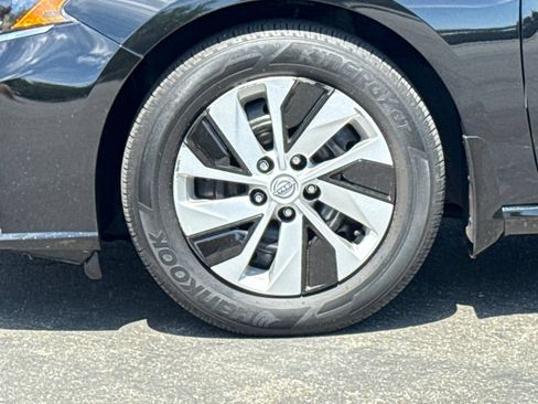 Used 2024 Nissan Altima 2.5 S FWD image 15