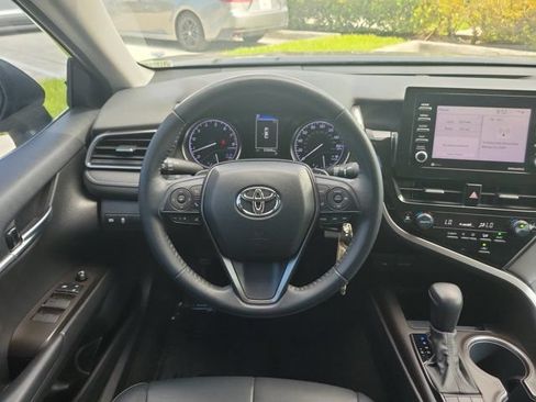 Used 2022 Toyota Camry SE FWD image 17