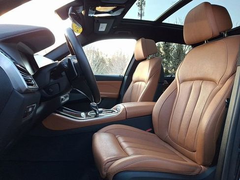 Used 2019 BMW X5 xDrive40i w/ Luxury Seating Package image 13
