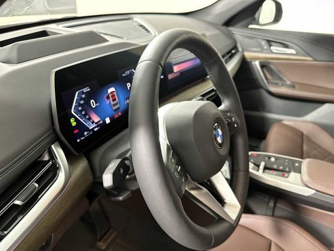 Used 2025 BMW X1 xDrive28i w/ Technology Package image 13