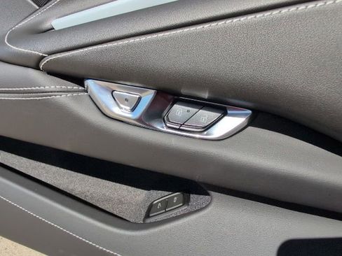 New 2026 Chevrolet Corvette Stingray Coupe w/ Z51 Performance Package RWD image 13