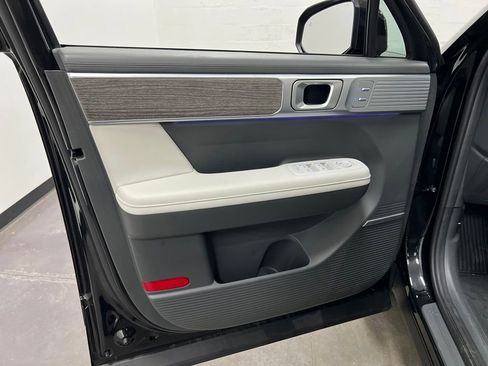 Used 2025 Hyundai Santa Fe Limited image 10