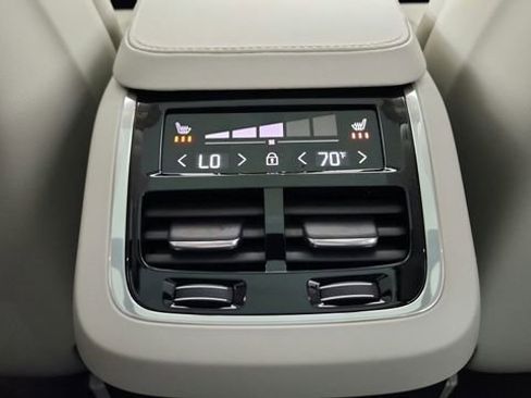 Used 2025 Volvo XC90 B6 Ultra w/ Protection Package Premier AWD/4WD image 30