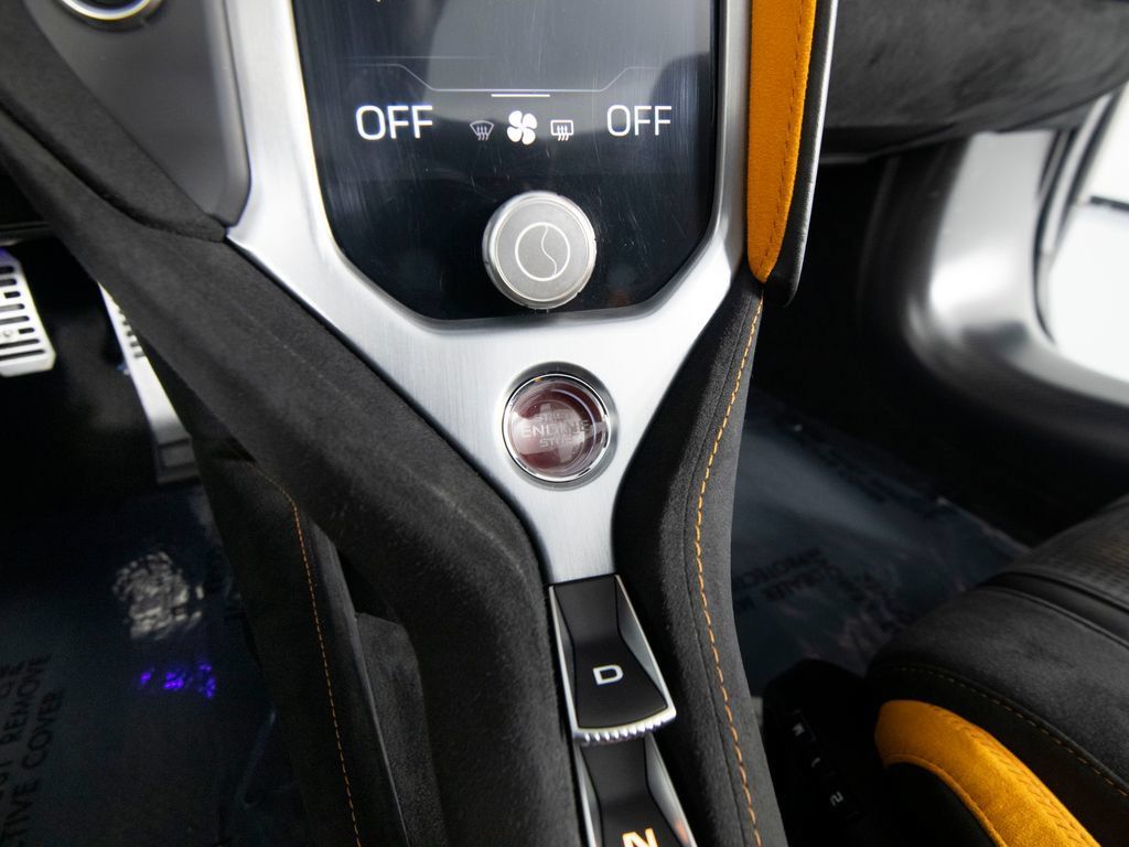 Used 2024 McLaren 750S Spider RWD image 27