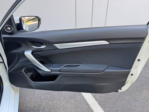 Used 2020 Honda Civic EX image 32