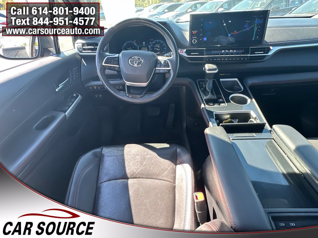 Used 2025 Toyota Sienna XSE w/ XSE Premium Package FWD image 18