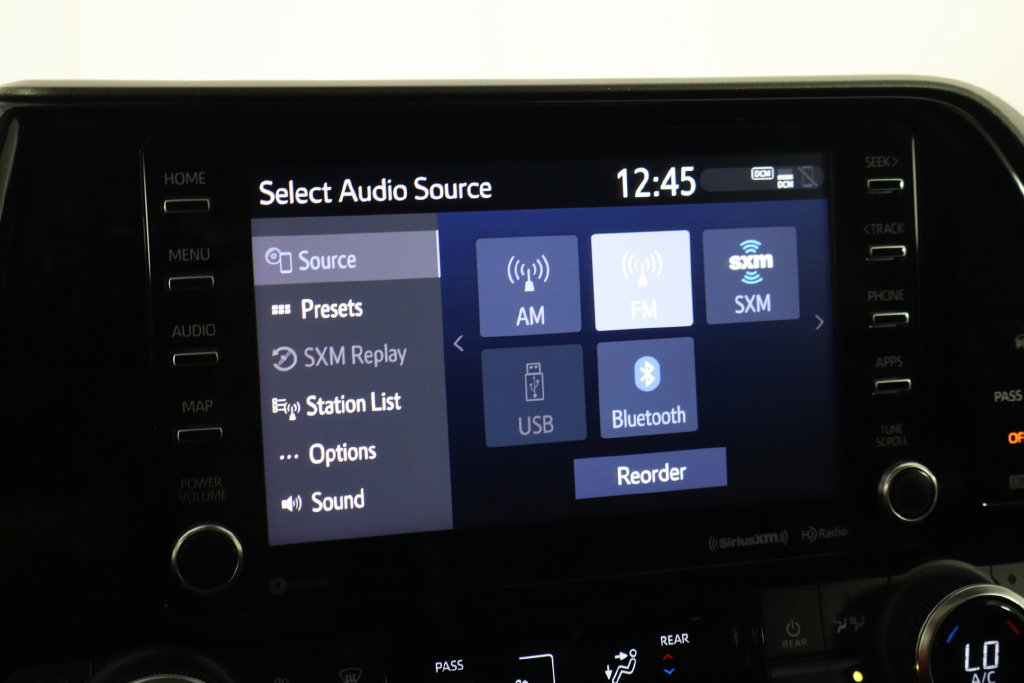 Used 2021 Toyota Highlander XLE FWD image 32