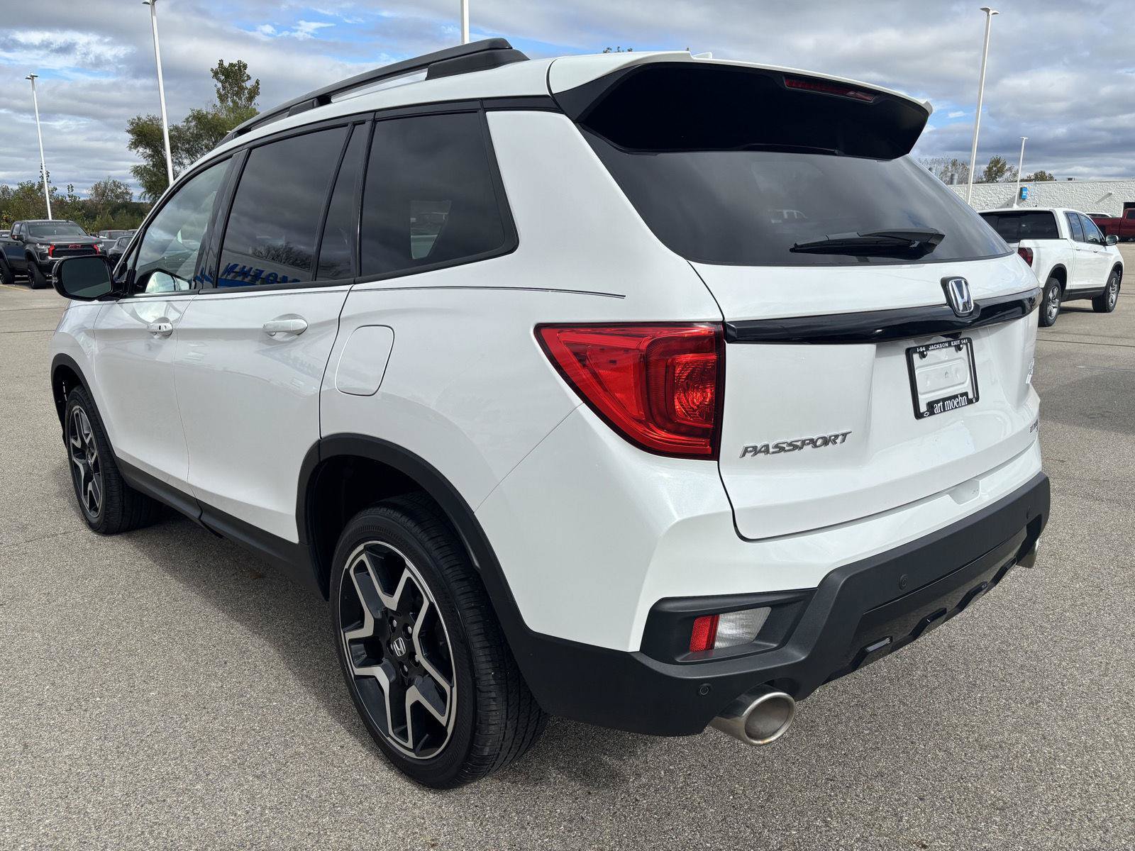 Used 2023 Honda Passport Elite image 5