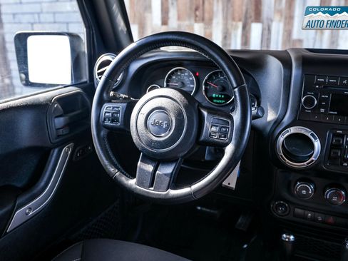 Used 2016 Jeep Wrangler Unlimited Sahara w/ Connectivity Group image 16