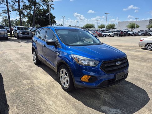 Used 2019 Ford Escape S image 2