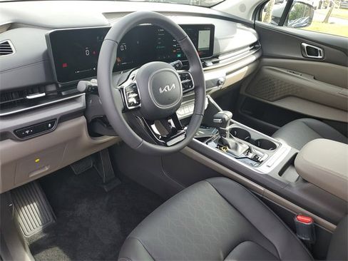 New 2026 Kia Carnival EX image 15