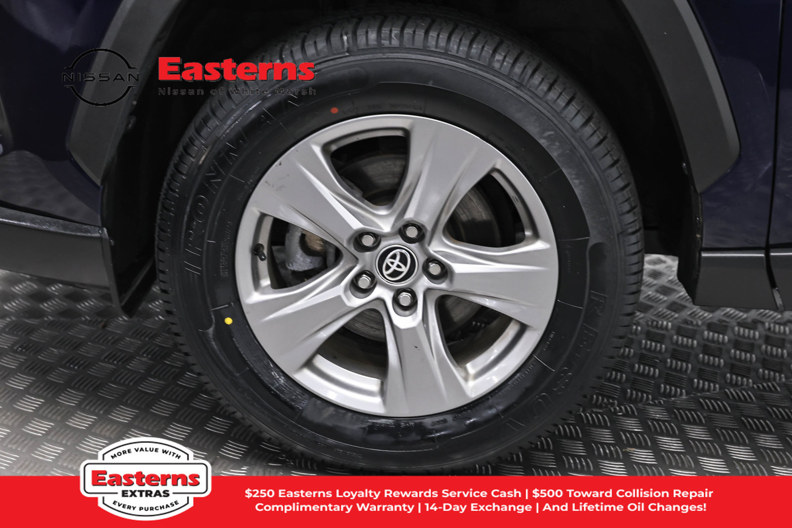 Used 2024 Toyota RAV4 XLE FWD image 33