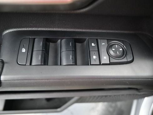 Used 2025 Toyota Tacoma TRD Off-Road image 10