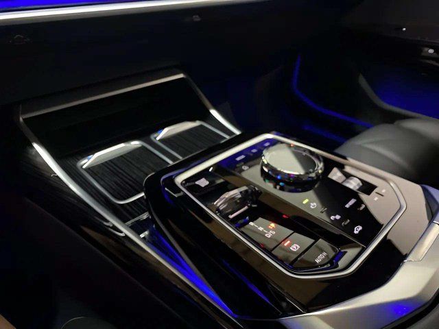 Used 2026 BMW 740i xDrive AWD/4WD image 50
