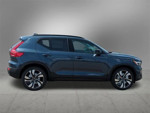 New 2026 Volvo XC40 B5 Ultra w/ Protection Package Premier image 7