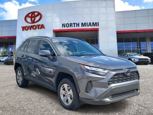 Used 2025 Toyota RAV4 XLE image 1