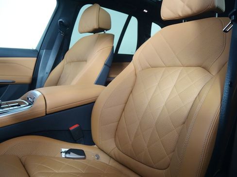 Used 2026 BMW X5 sDrive40i image 10