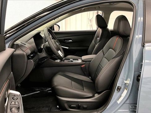 New 2025 Nissan Sentra SR w/ SR Premium Package image 9