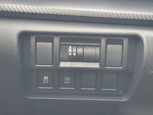 Certified 2023 Subaru Crosstrek 2.0i image 17