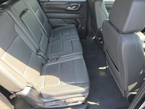 Used 2024 Chevrolet Suburban LT image 27