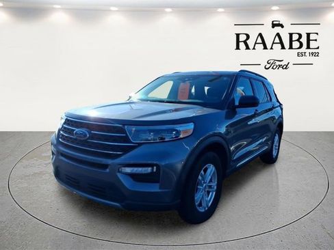 Used 2023 Ford Explorer XLT w/ Equipment Group 202A image 3