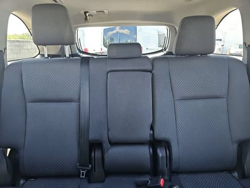 Used 2019 Toyota Highlander LE FWD image 24
