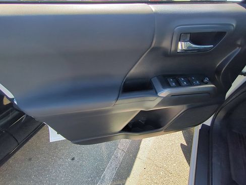 Used 2023 Toyota Tacoma TRD Off-Road w/ Black Out Package (TMS) AWD/4WD image 20