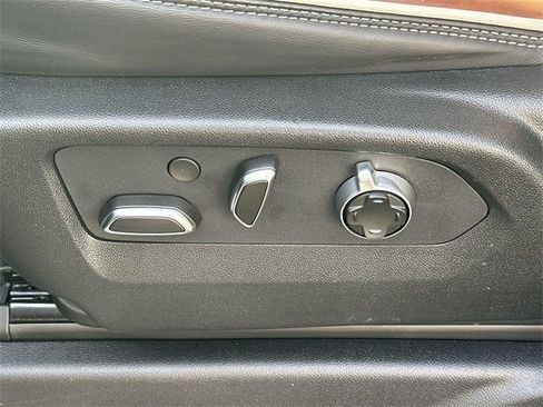 Used 2024 GMC Yukon Denali Ultimate image 34