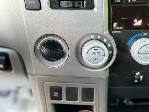 Used 2010 Toyota Tundra Limited image 21