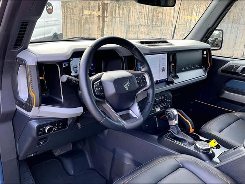 Used 2023 Ford Bronco Badlands image 18